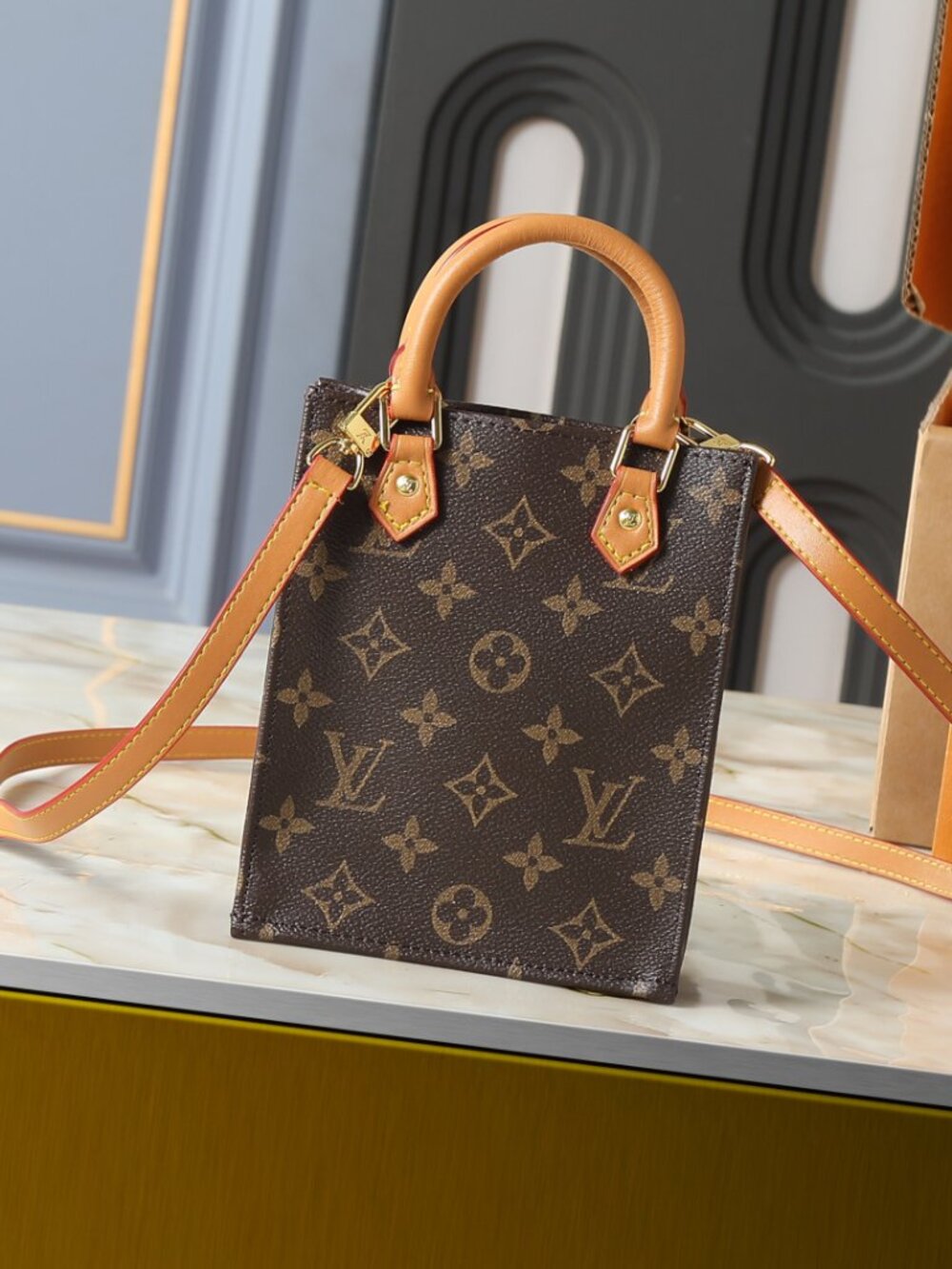 Louis Vuitton Petit Sac Plat